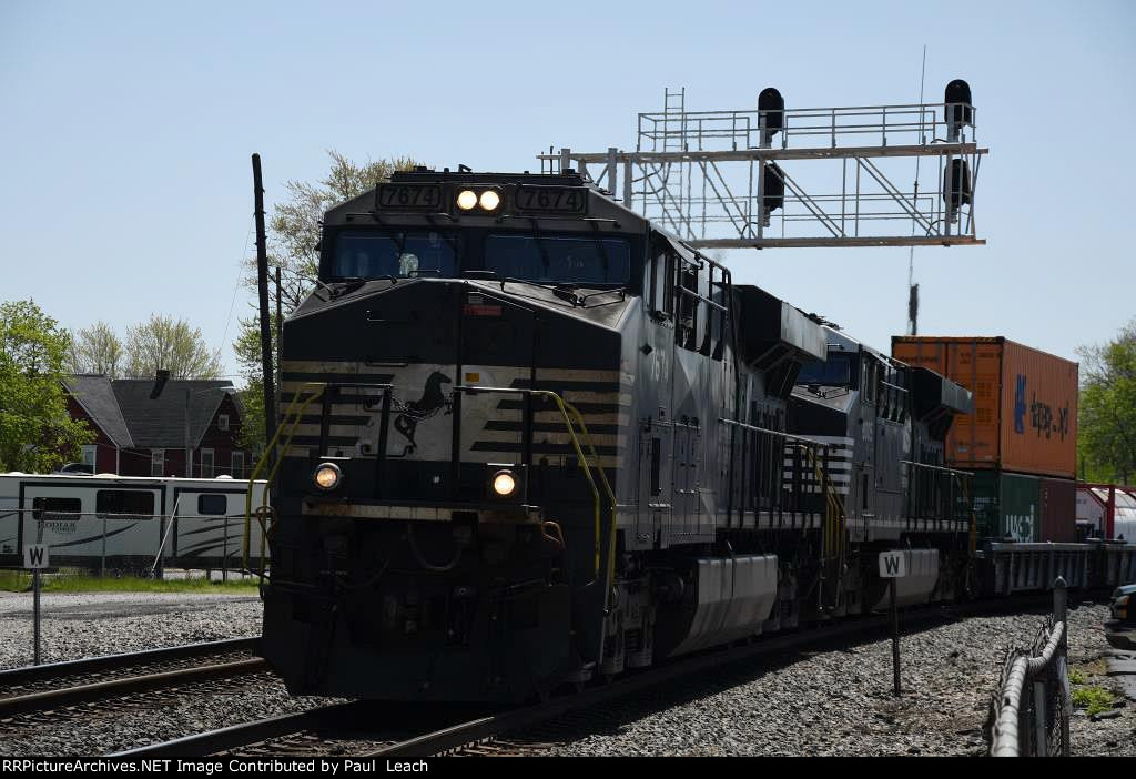 Northbound stack train approaches the Big Four diamonds